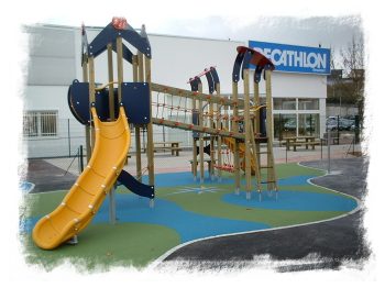 ACCROS LOISIRS réalisation d'une aire de jeu pour DECATHLON Besançon (25)