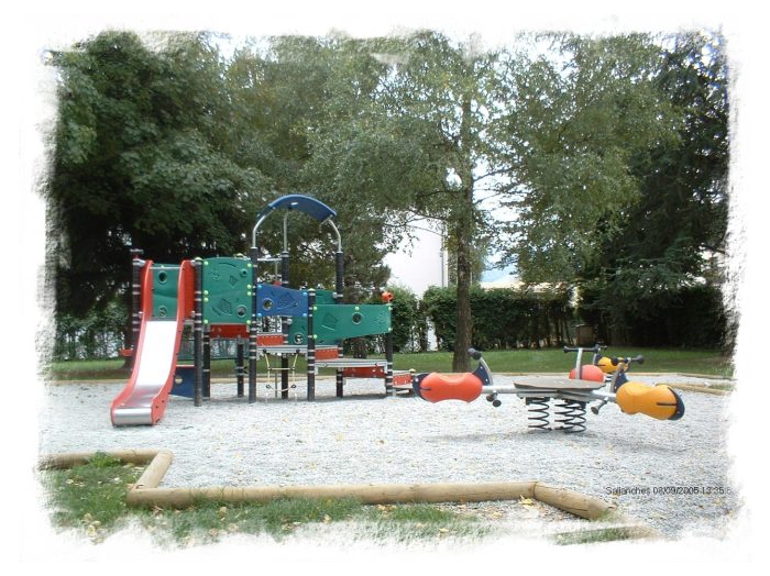 ACCROS LOISIRS réalisation d'une aire de jeu à Sallanches (74)